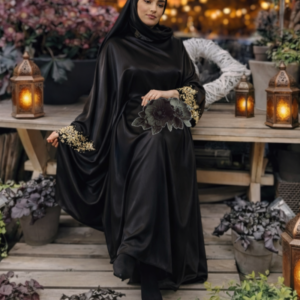 52. Onyx Royal Abaya – Souveräne Eleganz für jeden Anlass